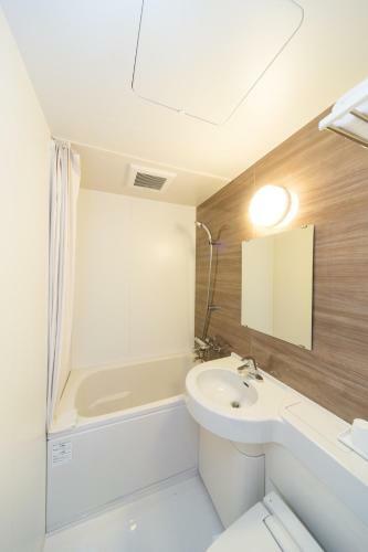 Shinsaibashi-higashi Crystal Hotel
