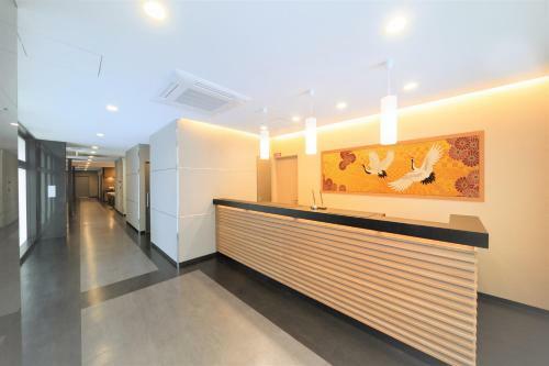 Shinsaibashi-higashi Crystal Hotel