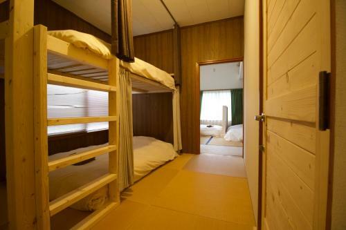 Hostal ??(Haleluya) Guest House