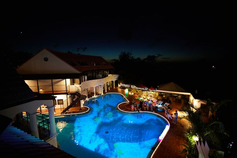 Hotel The Pool Resort Okinawa