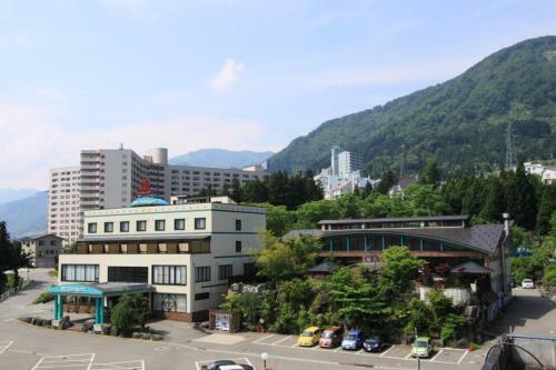 Ishiuchi Yung Parunas