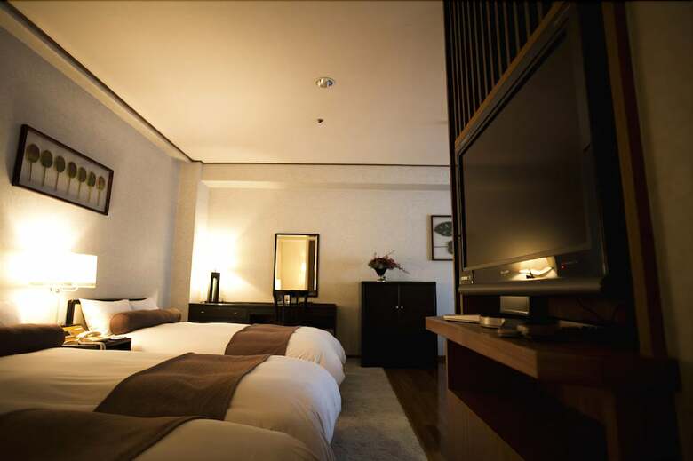 Hotel Plaza Awajishima