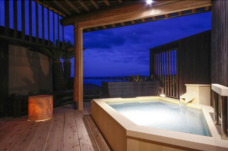 Hotel Plaza Awajishima