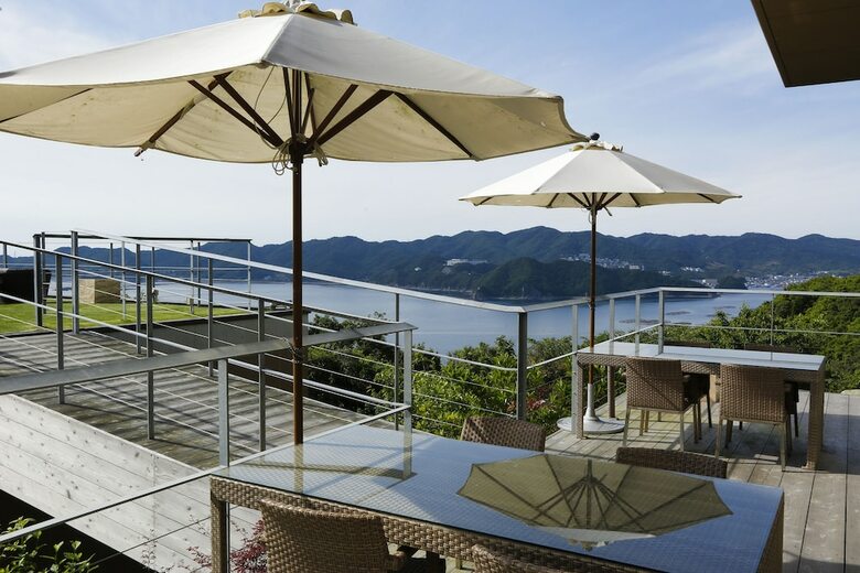 Hotel Plaza Awajishima