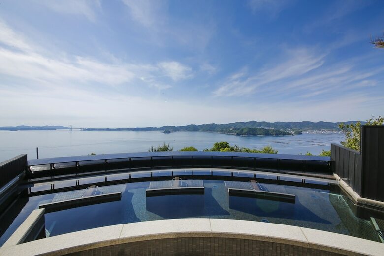 Hotel Plaza Awajishima