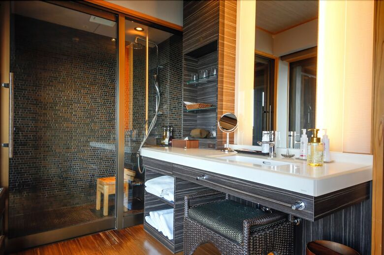 Hotel Plaza Awajishima