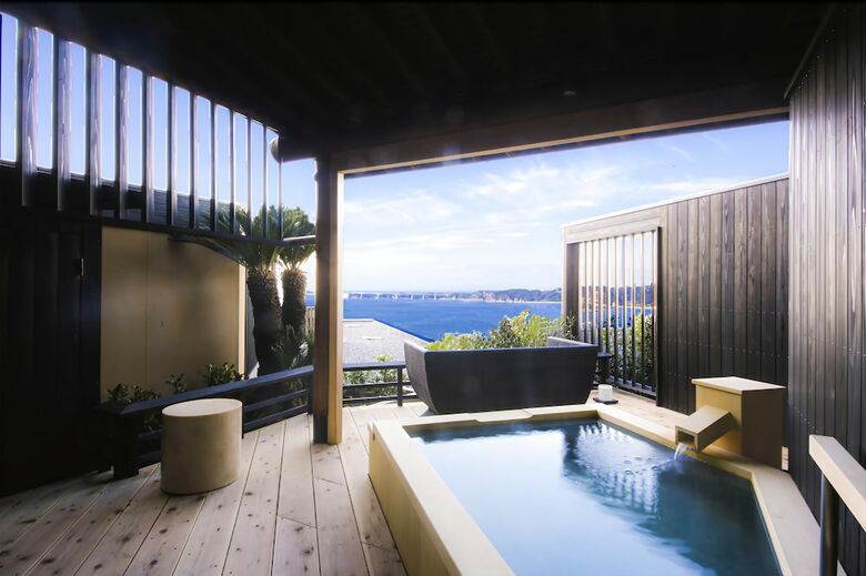 Hotel Plaza Awajishima
