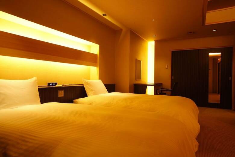 Hotel Plaza Awajishima