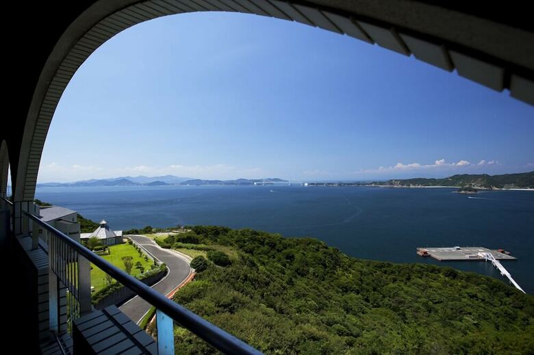 Hotel Plaza Awajishima