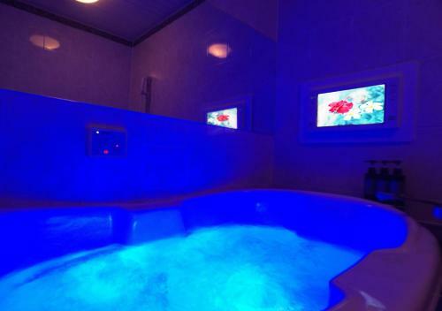 Hotel One Eight (Adult Only)