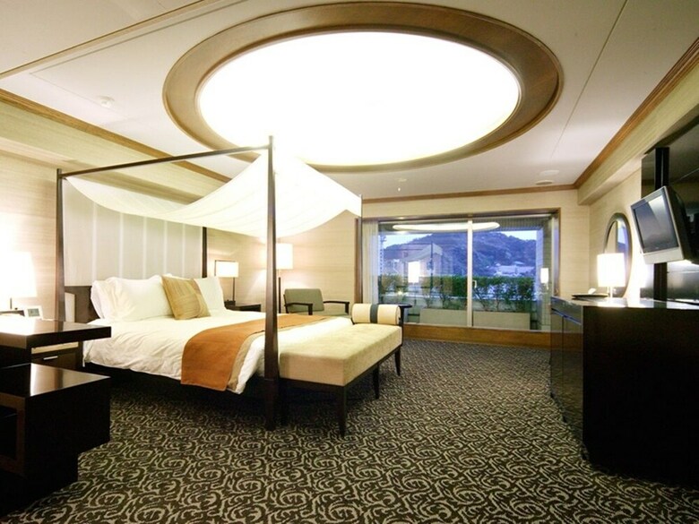 Atami Season Hotel