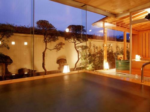 Atami Onsen Sakuraya Ryokan