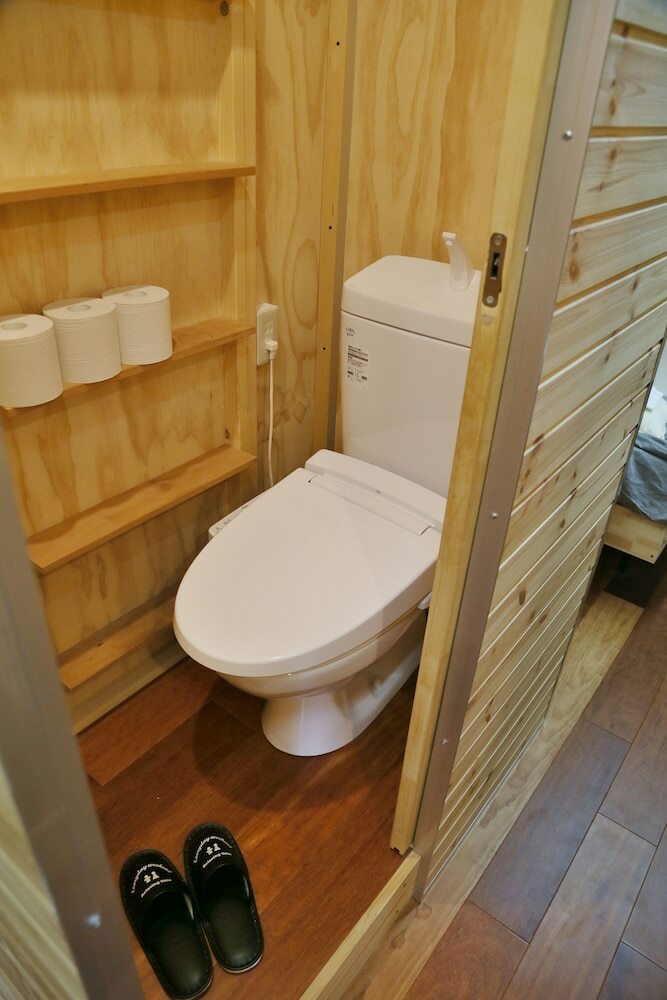 Lodge Qooneltas Container House In The Forest