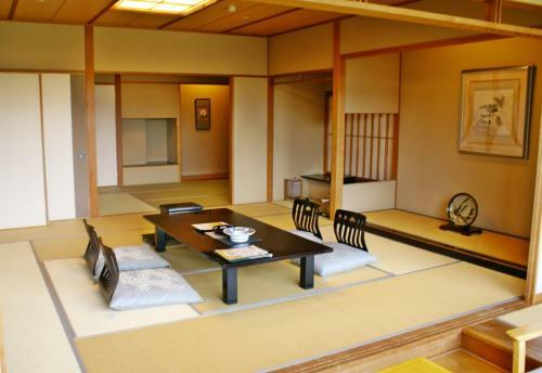 Shitakirisuzumeno Oyado Hotel Isobe Garden