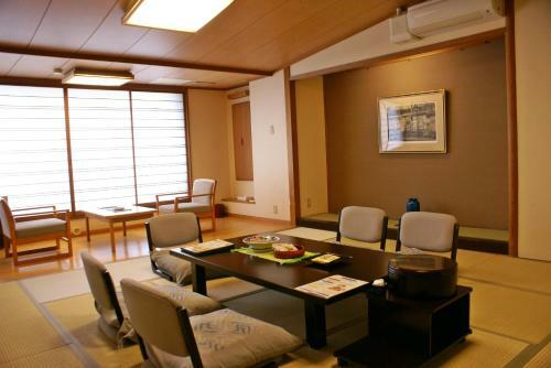 Shitakirisuzumeno Oyado Hotel Isobe Garden
