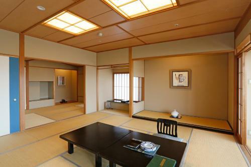Shitakirisuzumeno Oyado Hotel Isobe Garden