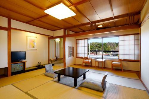 Shitakirisuzumeno Oyado Hotel Isobe Garden