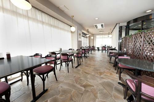 Kumegawa Wing Hotel