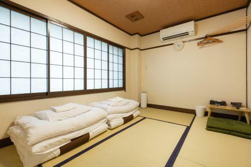 Hostal Guest House Links