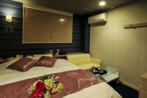 Hotel Cube (Love Hotel)