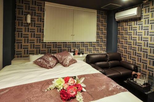 Hotel Cube (Love Hotel)