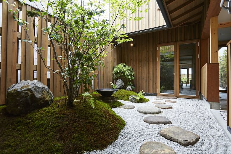 Hostal Utsuwa Designed Hostel