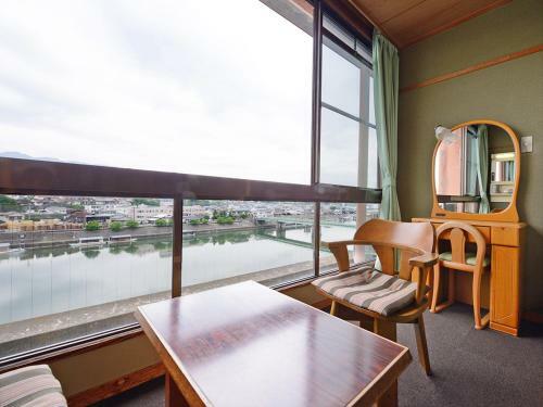 Riverside Hotel Sansuikan