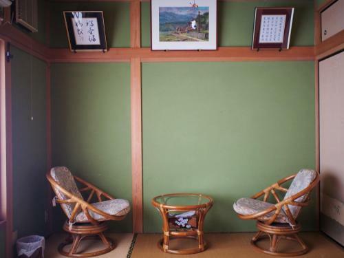 Hostal Ozu Shiromachi Guest House
