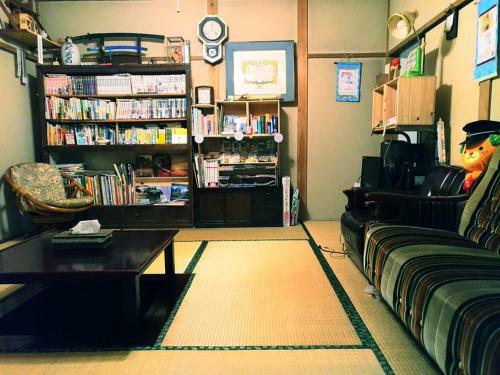 Hostal Ozu Shiromachi Guest House