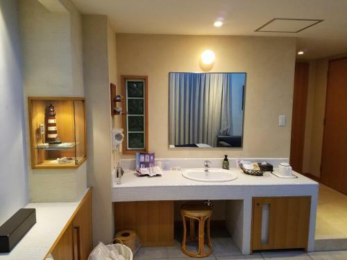 Hotel Y (Adult Only)