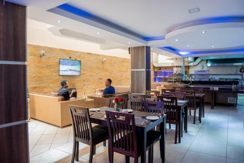 Airport Landing Hotel