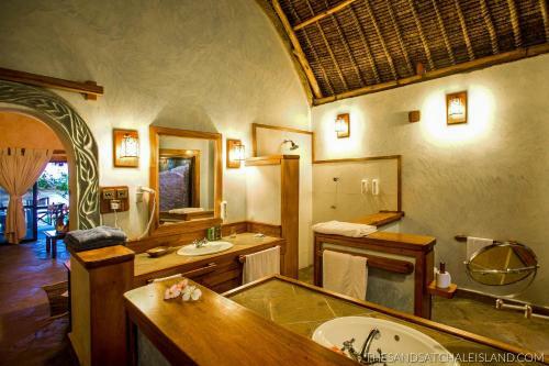 Hotel The Sands At Chale Island