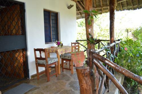 Coast Sun Gardens Cottage