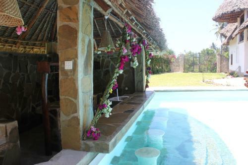 Coast Sun Gardens Cottage
