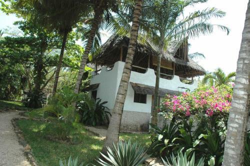 Shambani Cottages