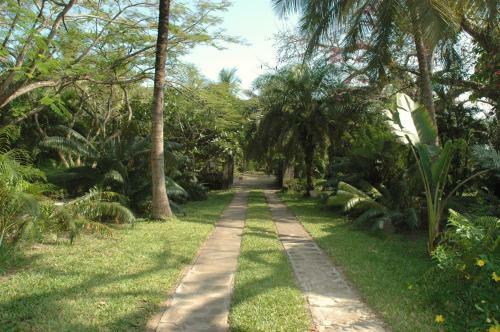Shambani Cottages