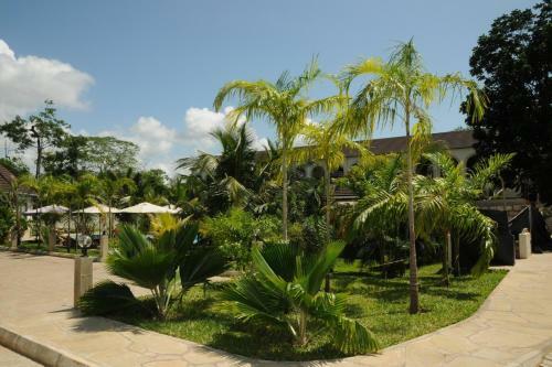 Hotel Lotfa Resort Diani