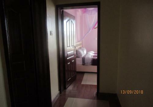 Lakeview Lux Apartment