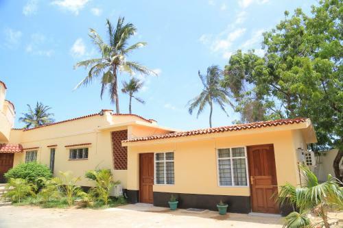 Hostal Maasai Beach House