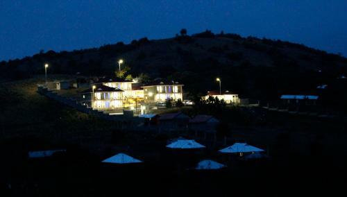 Hotel The Golden Rays Resort