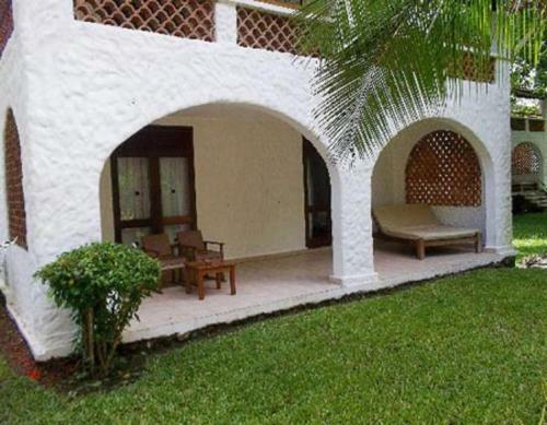 Hotel Pinewood Beach Resort And Spa
