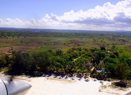 Hotel Pinewood Beach Resort And Spa
