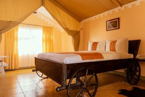 Hotel Tafaria Castle & Country Lodge