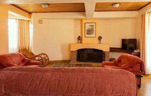 Hotel Tafaria Castle & Country Lodge