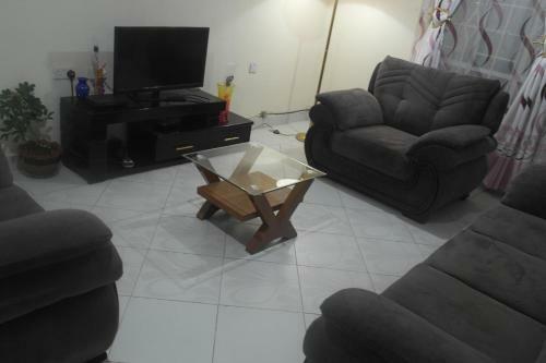 Hostal Palm Airport Suites