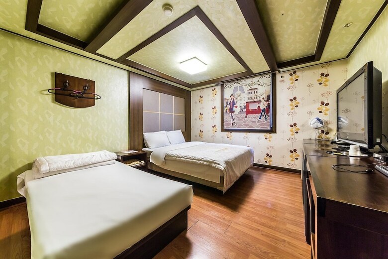 Charmant Hotel Suwon