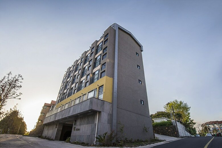 W Ocean Pension