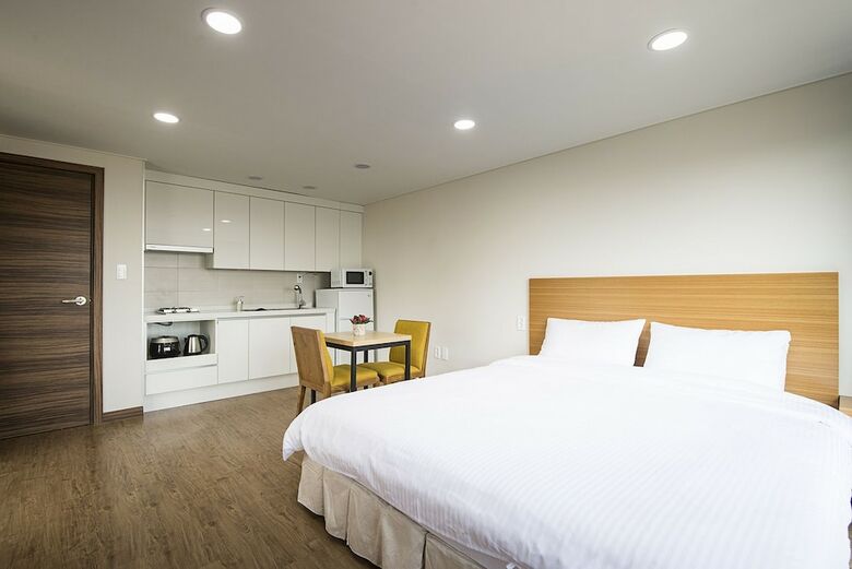 W Ocean Pension