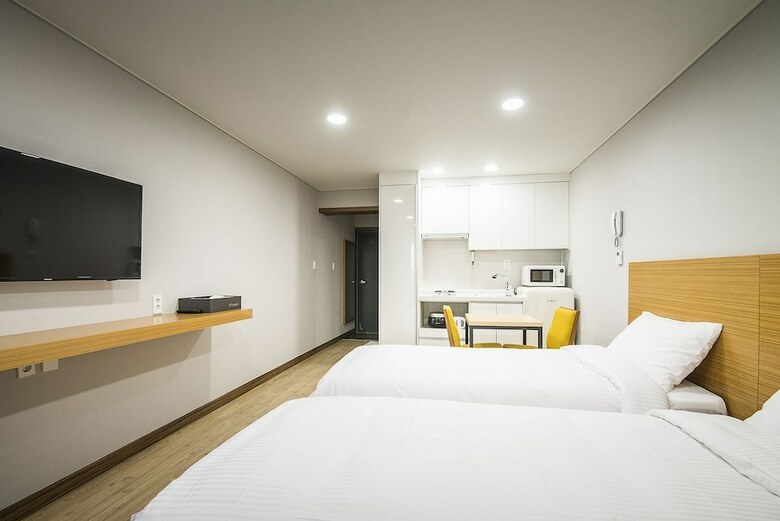W Ocean Pension