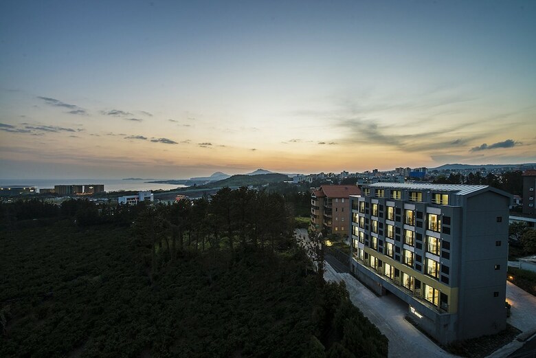 W Ocean Pension